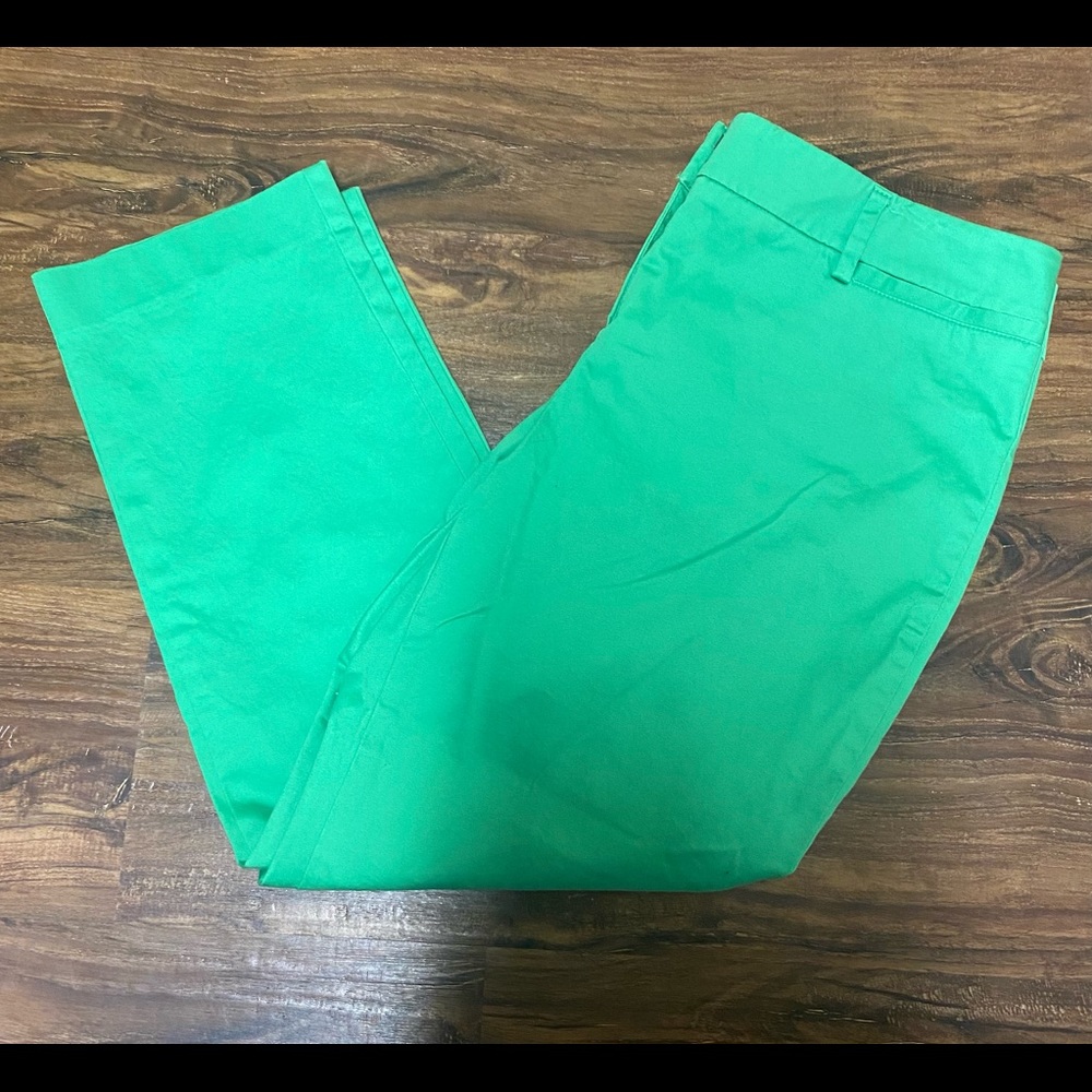 New York & Company Women’s Size 6 Green Mid Rise Stretch Cropped Chino Pants